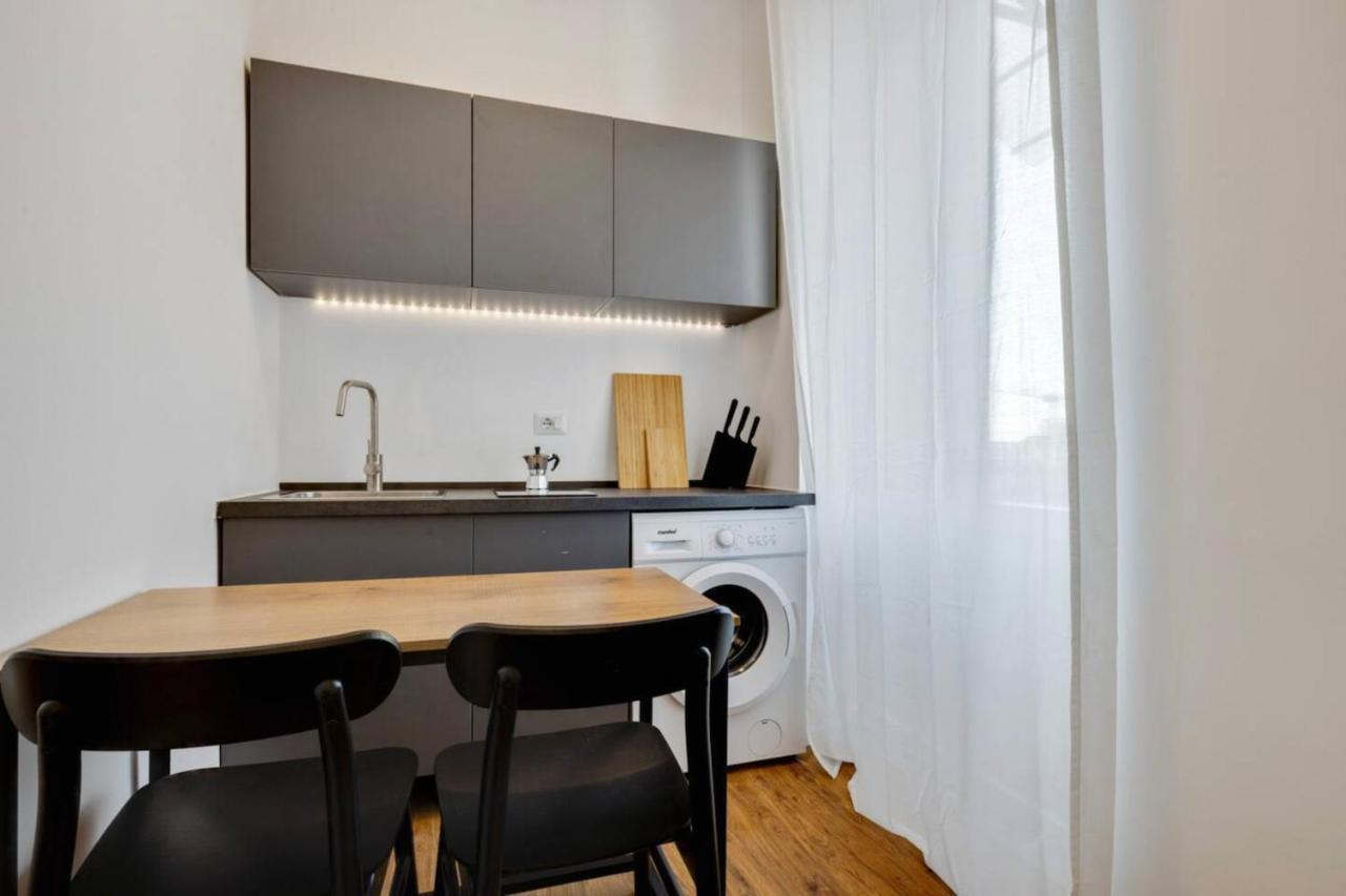 Navigli Loft - Hosted By Sweetstay Milan Bagian luar foto