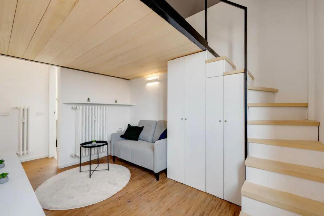 Navigli Loft - Hosted By Sweetstay Milan Bagian luar foto